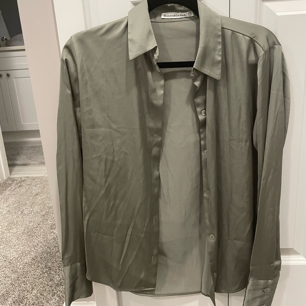 Abercrombie & Fitch Long Sleeve Satin Button Up Shirt